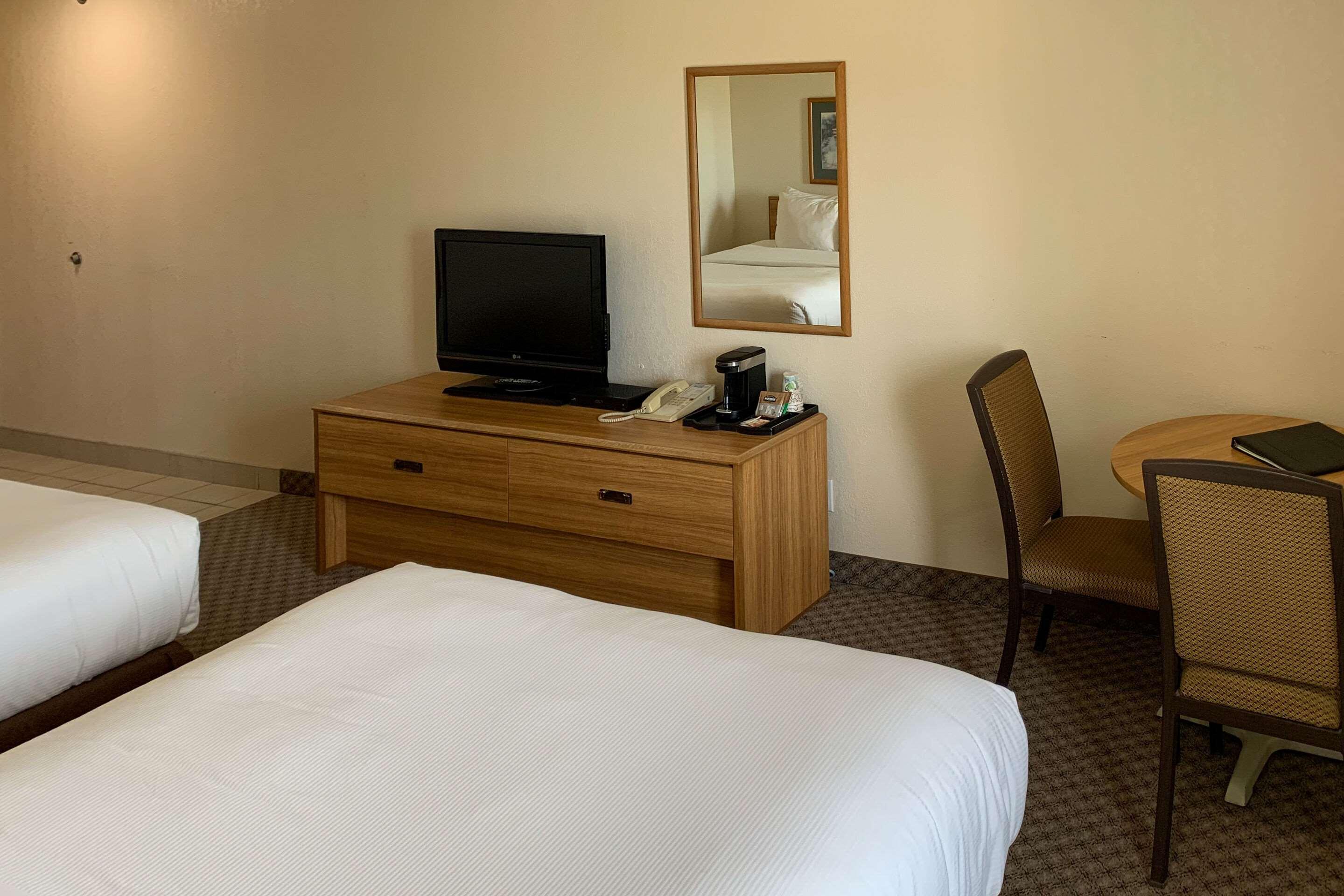 Super 8 By Wyndham Greensburg Ngoại thất bức ảnh